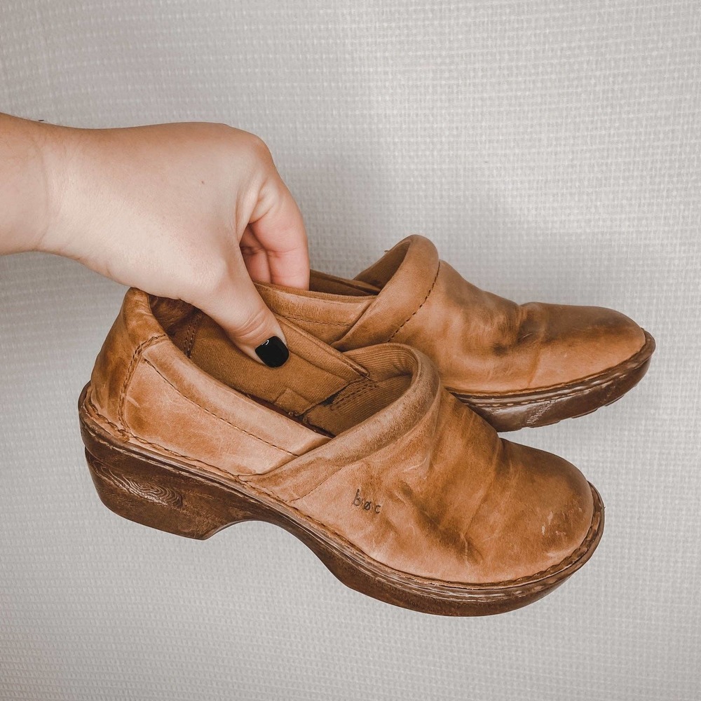 Born B.O.C. | Leather Brown Slide on shoes clogs 7.5